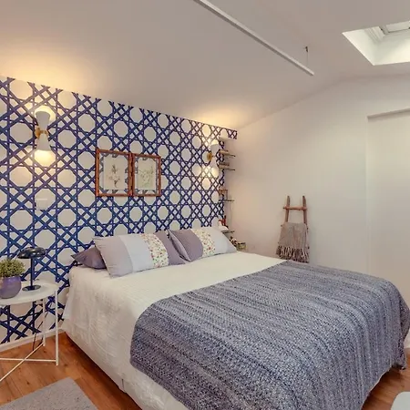 Skylight - Estrela Apartment *